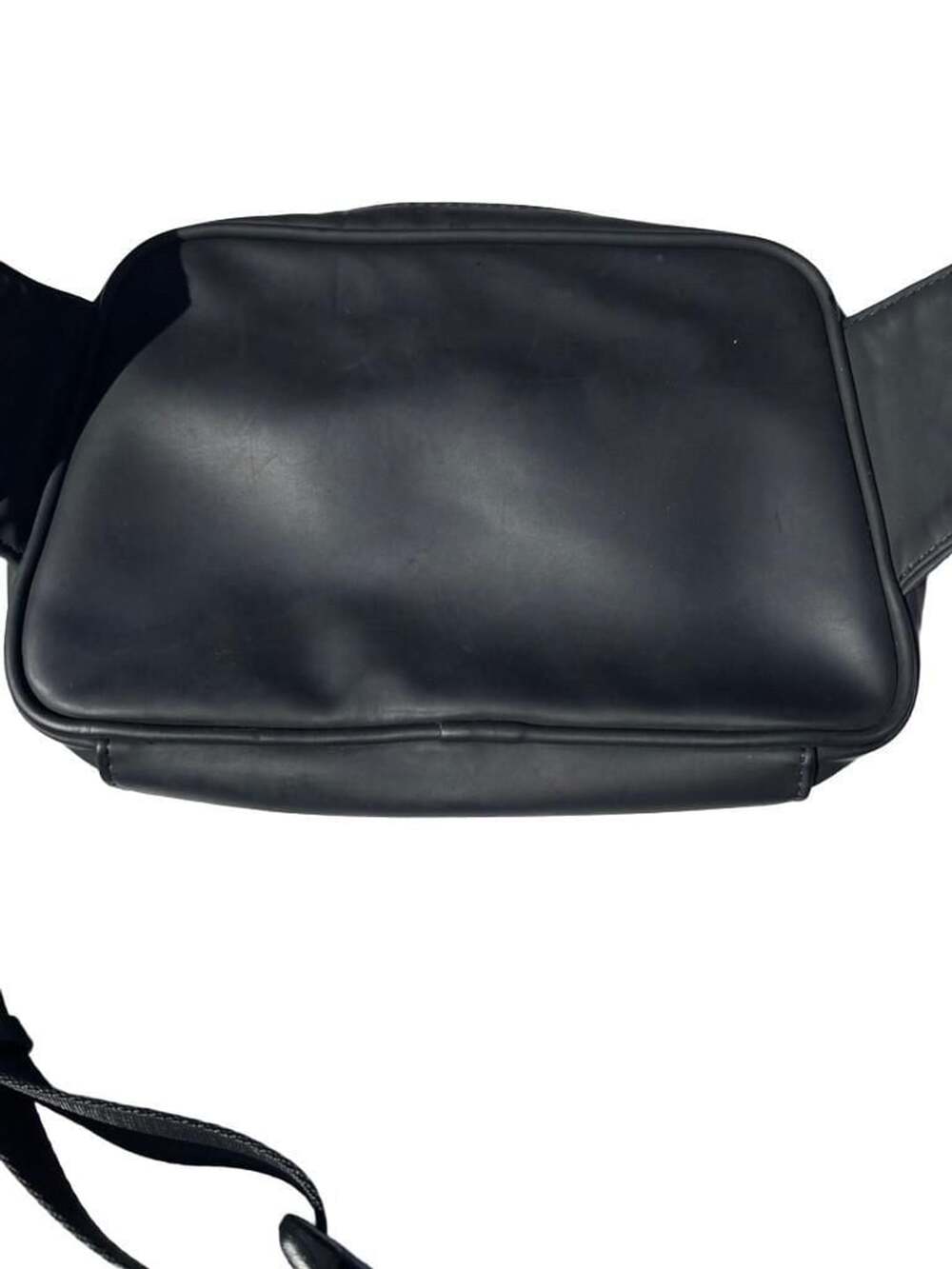 Guess Bag. - Picture 3 of 5